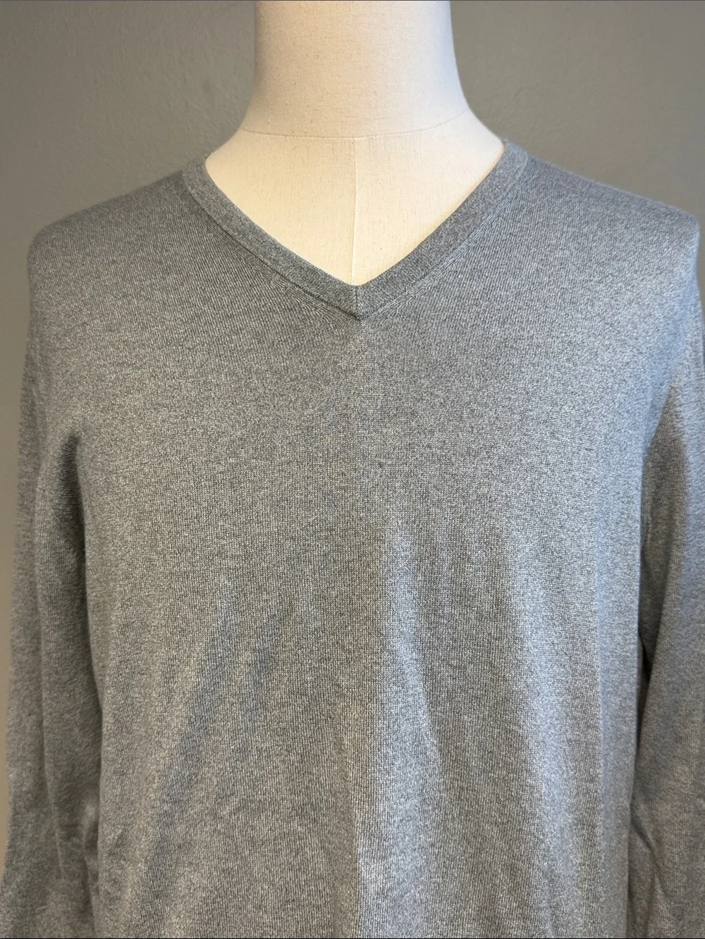 Banana Republic Luxury Blend Gray V-Neck Silk Cashmere Sweater Men’s L